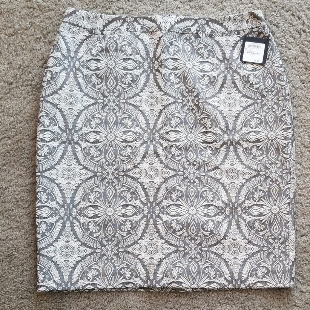 Halogen skirt